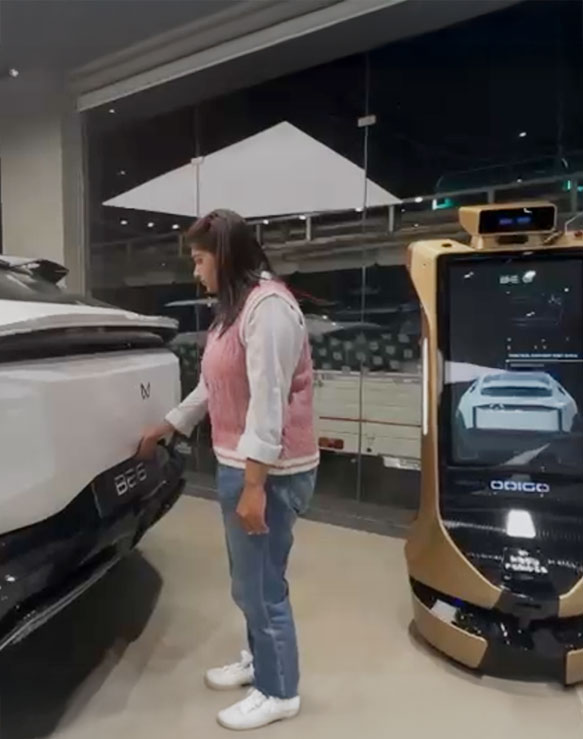 AI robot rental for automotive exhibition